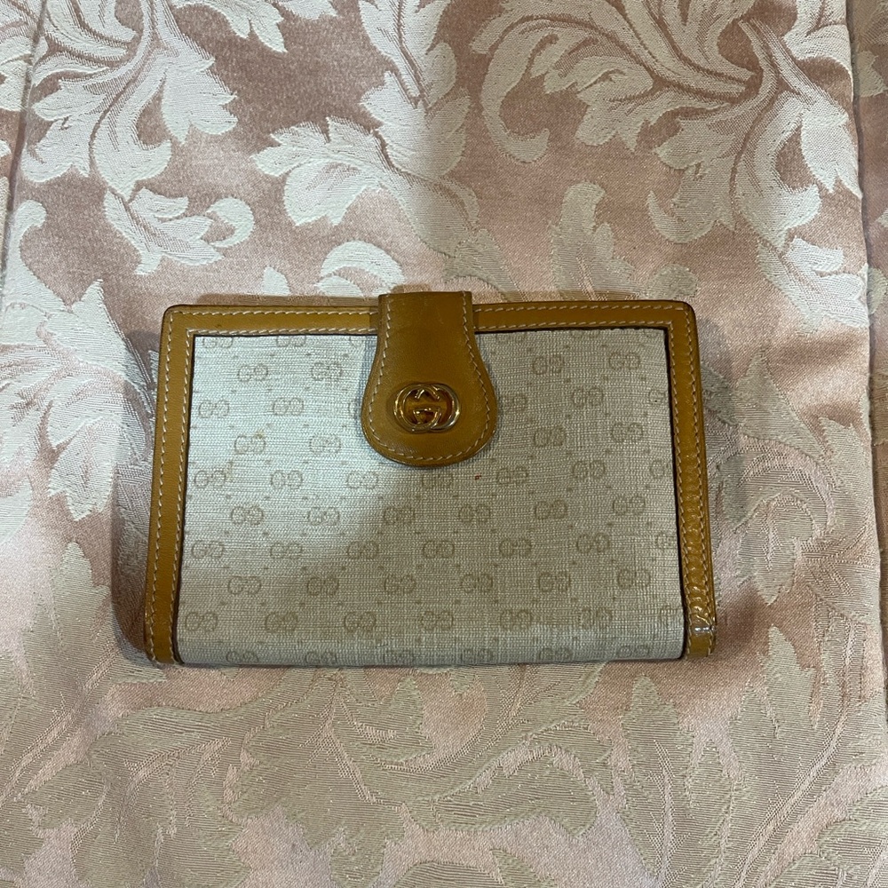 Gucci Tan and Brown Logo Wallet